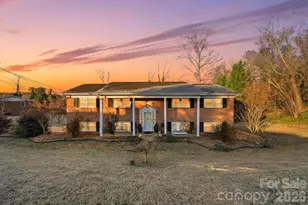 6719 Lakeview Terrace, Hickory, NC 28601 - Photo 1