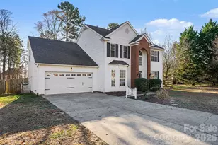 10317 Stoneykirk Ln, Charlotte, NC 28269 - Photo 1
