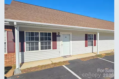 151 24th Street NW, Hickory, NC 28601 - Photo 1