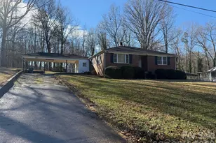 2294 18th Ave NE, Hickory, NC 28601 - Photo 1