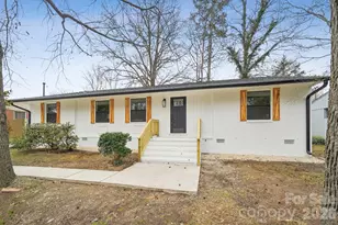 3900 Foxford Pl, Charlotte, NC 28215 - Photo 1