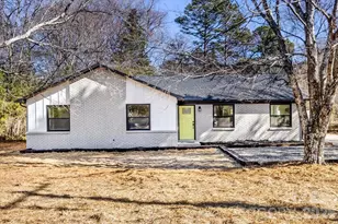 741 E John St, Matthews, NC 28105 - Photo 1