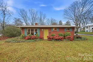140 29th Ave Dr NW, Hickory, NC 28601 - Photo 1