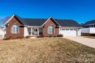 2576 Rolling Ridge Dr, Hickory, NC 28602 - Photo 1