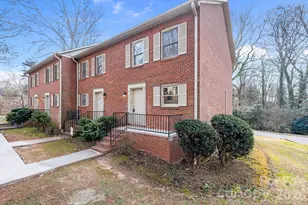 239 13th Ave Pl NW, Hickory, NC 28601 - Photo 1