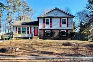 4721 Farm Pond Ln, Charlotte, NC 28212 - Photo 1