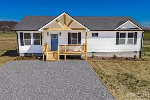 634 Beehive Rd, Hendersonville, NC 28792 - Photo 1