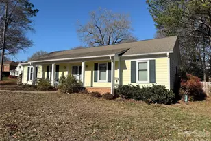 5622 Roundhouse Ln, Charlotte, NC 28226 - Photo 1