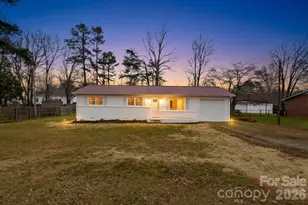 339 S Eastway Dr, Troutman, NC 28166 - Photo 1