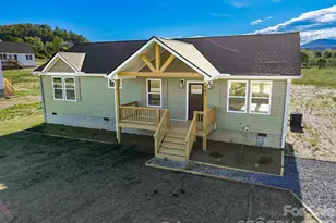 662 Beehive Rd, Hendersonville, NC 28792 - Photo 1
