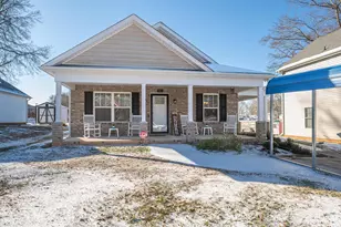505 E Cloninger St, Dallas, NC 28034 - Photo 1