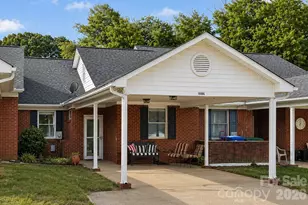 19986 Oak Leaf Cir, Cornelius, NC 28031 - Photo 1