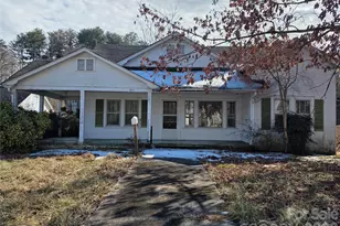 522 1st Ave W, Hendersonville, NC 28739 - Photo 1