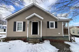 203 Circle Dr, Mount Airy, NC 27030 - Photo 1