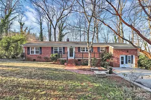 8101 Kerrybrook Cir, Charlotte, NC 28214 - Photo 1