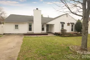 10927 Copperfield Dr, Pineville, NC 28134 - Photo 1