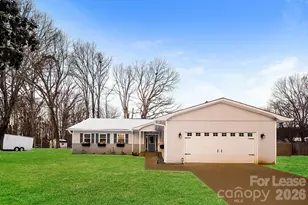 305 Camelot Dr, Statesville, NC 28625 - Photo 1