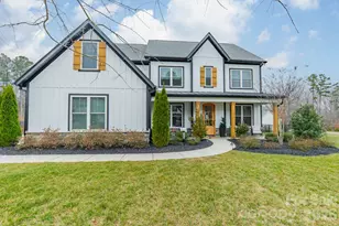 11216 Wooded Saddle Rd, Charlotte, NC 28216 - Photo 1