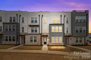 4332 Honeywalk Ln, Charlotte, NC 28278 - Photo 1