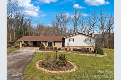 550 32nd Avenue Drive NW, Hickory, NC 28601 - Photo 1