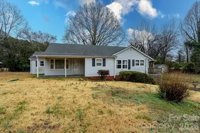 322 E 4th Street, Oakboro, NC 28129 - Photo 1