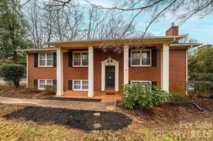 1063 4th Ave Dr NW, Hickory, NC 28601 - Photo 1