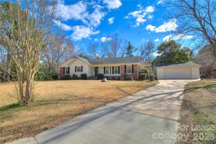 4306 Creemore Dr, Charlotte, NC 28213 - Photo 1