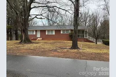 1235 27th Avenue NE, Hickory, NC 28601 - Photo 1