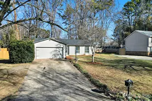 7130 Rollingridge Dr, Charlotte, NC 28211 - Photo 1