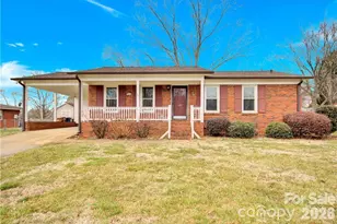 102 Wendover Dr, Lincolnton, NC 28092 - Photo 1