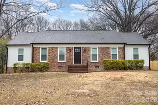 1627 Bonnie Ln, Charlotte, NC 28213 - Photo 1
