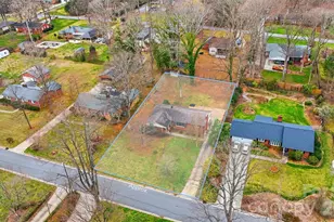 705 2nd Ave NE, Conover, NC 28613 - Photo 1