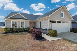 4246 Mackinnon Dr, Charlotte, NC 28214 - Photo 1