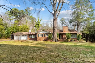 121 33rd Avenue NE, Hickory, NC 28601 - Photo 1