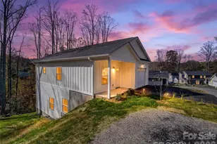 147 Northbend Dr, Asheville, NC 28804 - Photo 1