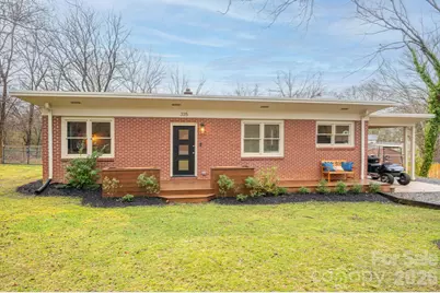 335 E Sumner Street, Lincolnton, NC 28092 - Photo 1