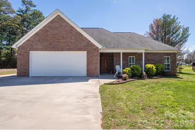 140 Huffstetler Lake Road, Dallas, NC 28034 - Photo 1