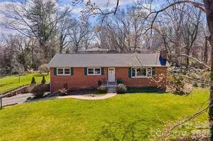 3123 Cheryl Dr, Hendersonville, NC 28792 - Photo 1
