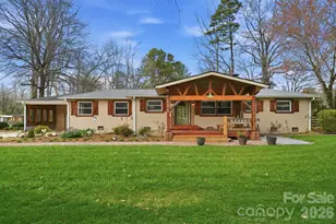 406 Coulwood Dr, Charlotte, NC 28214 - Photo 1