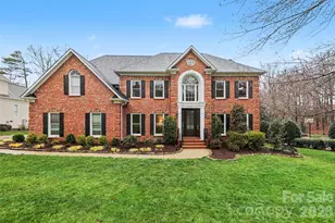 8710 Oakthorpe Dr, Charlotte, NC 28277 - Photo 1