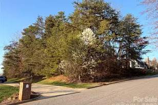 4029 Pinecrest Dr NE, Hickory, NC 28601 - Photo 1