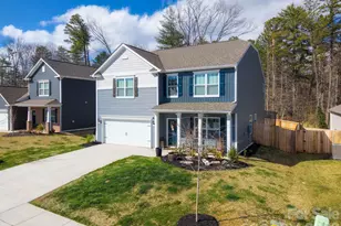 147 Ashelyn Pk Dr, Fletcher, NC 28732 - Photo 1