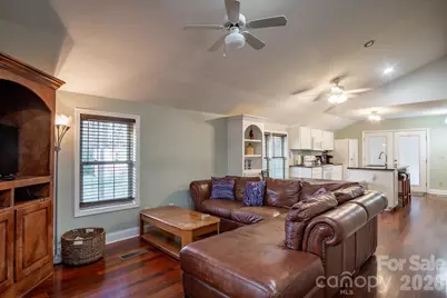 611 W Iredell Avenue, Mooresville, NC 28115 - Photo 1