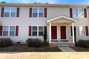 206 W 15th St, Newton, NC 28658 - Photo 1