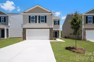2098 10th Street SE, Hickory, NC 28601 - Photo 1