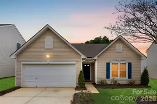 727 Almora Dr, Charlotte, NC 28216 - Photo 1