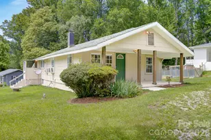 438 Loop Rd, Hendersonville, NC 28792 - Photo 1