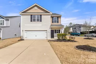 9104 Maidenhair Ct, Charlotte, NC 28215 - Photo 1
