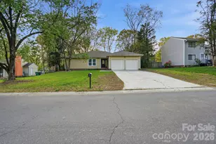 7700 Park Vista Cir, Charlotte, NC 28226 - Photo 1