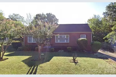 1050 3rd Street Drive NE, Hickory, NC 28601 - Photo 1